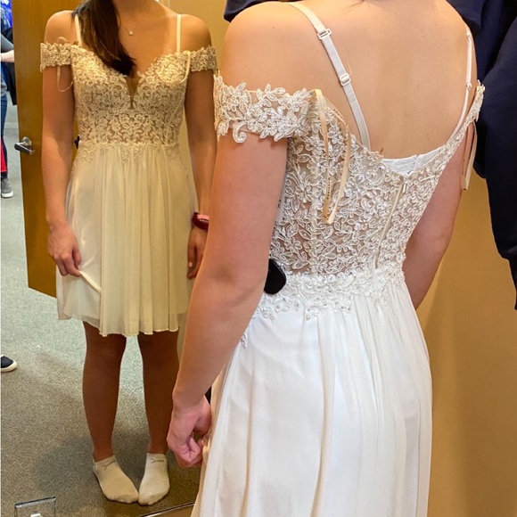 Dress - Picture 3 of 5